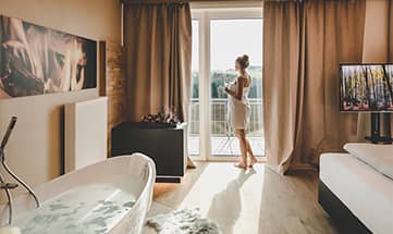 Zimmer Wellness-Suite Deluxe mit Whirlpool